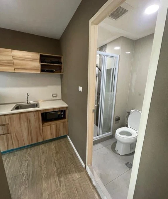 Happy Condo Donmuang The Terminal for rent. Nice unit on the 6th floor with high-quality built-in furniture. Book now!