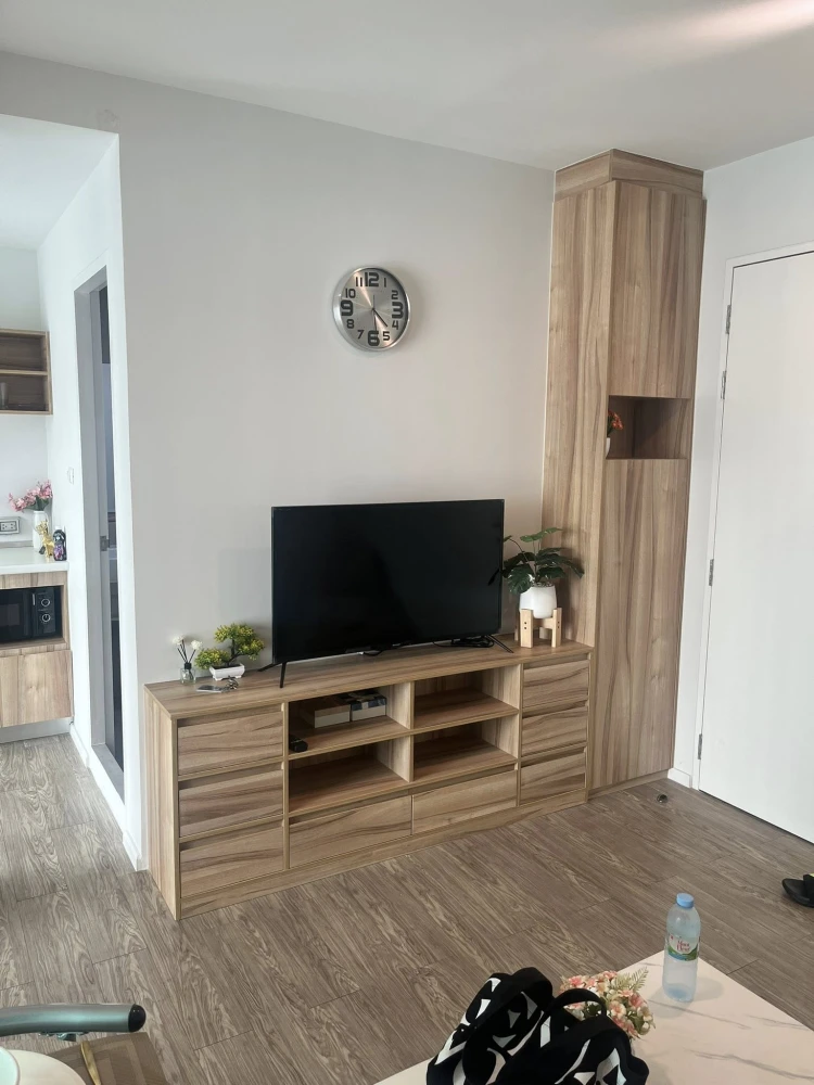 For rent: Happy Condo Donmuang The Terminal, a lovely room with complete furniture and appliances. Don't miss it!