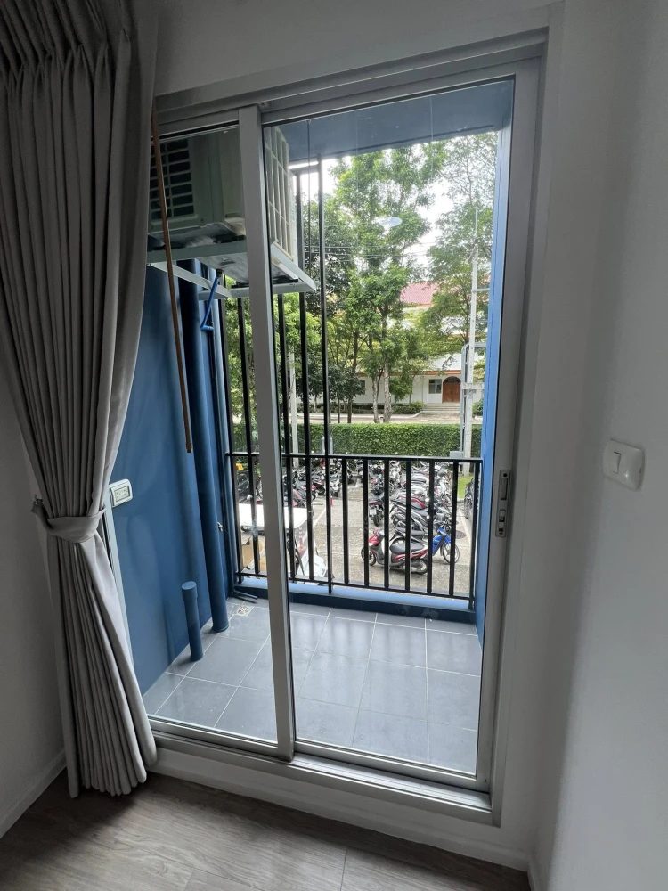 For rent: Happy Condo Donmuang the terminal, 2nd floor room, not very high, fully furnished, must reserve.