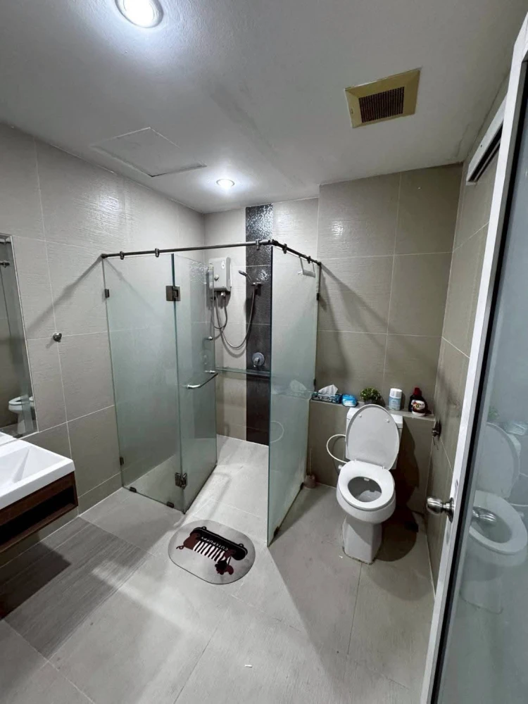 Happy Condo Ladprao 101 for rent. Ready to move in, fully furnished, complete amenities. Book now!