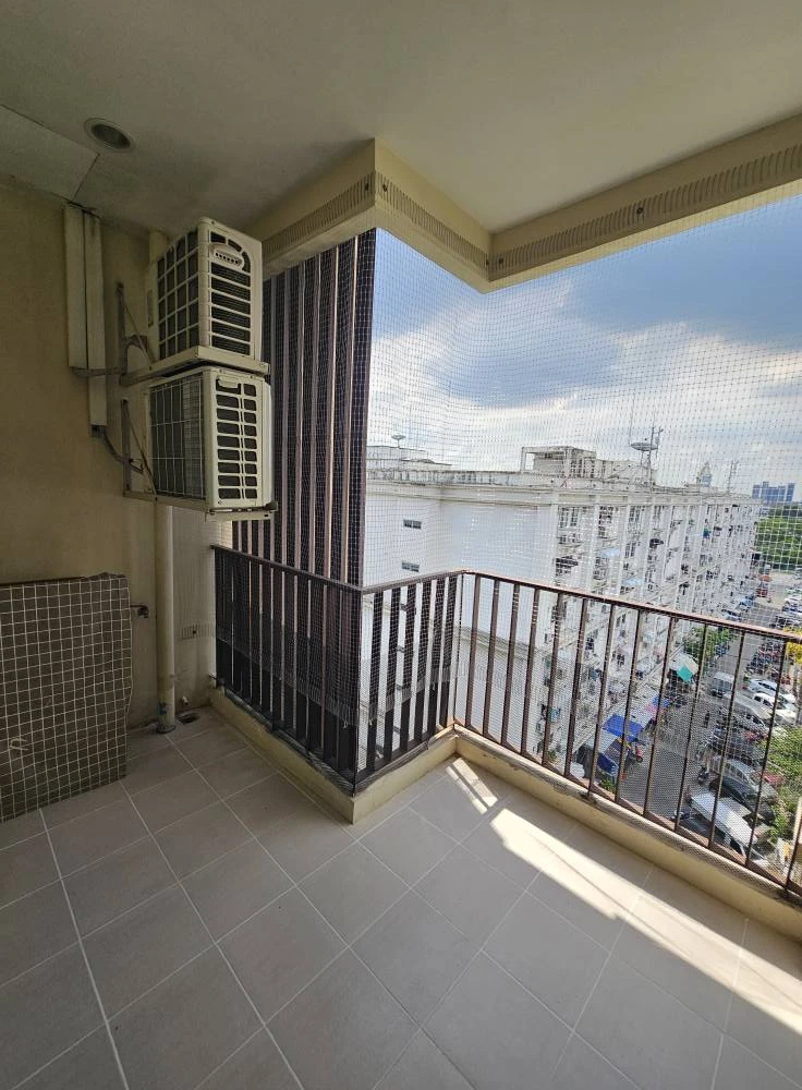 For rent: Happy condo ladprao, spacious room, lots of usable space, comes with a super cool built-in cabinet, book now.