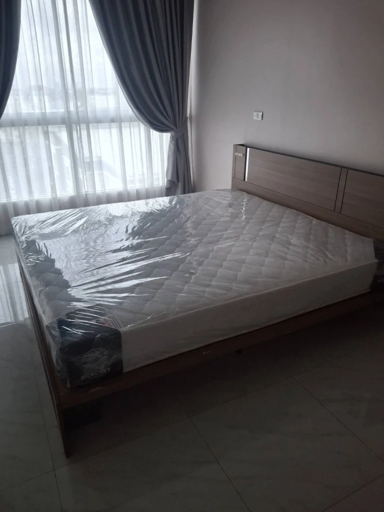 For rent: Happy condo ladprao, spacious room, lots of usable space, comes with a super cool built-in cabinet, book now.