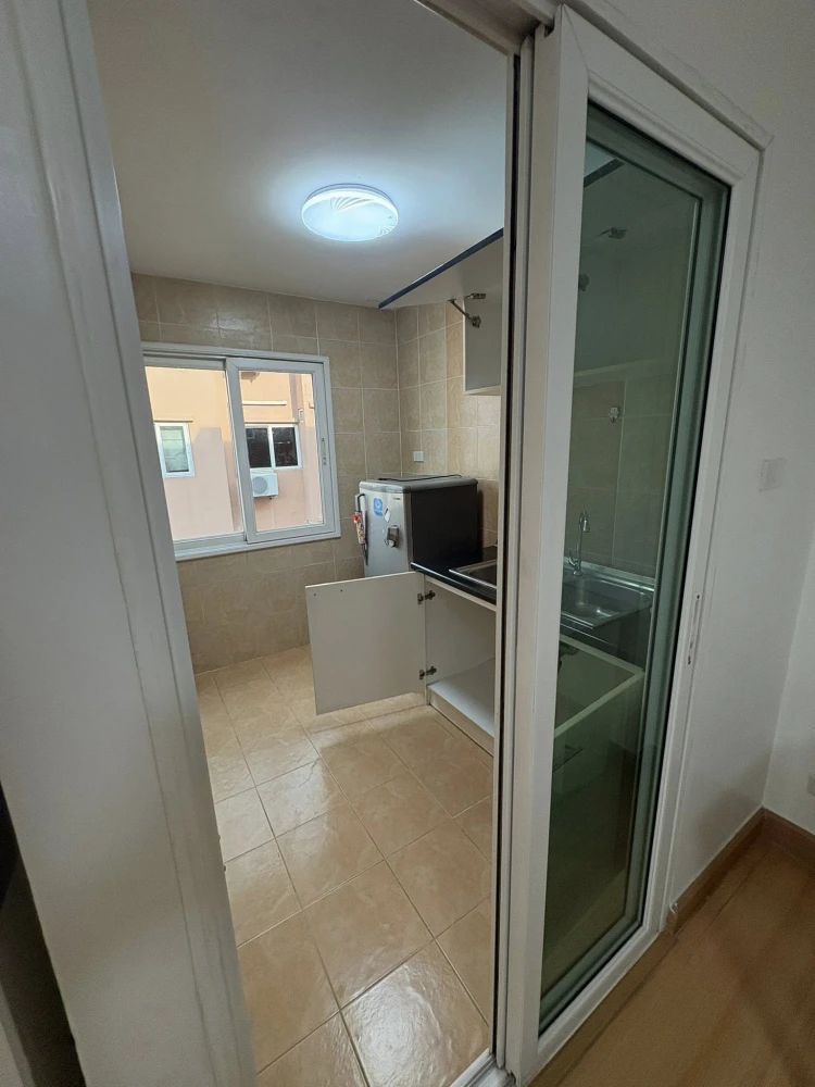 Happy Condo Ratchada 18 for rent, corner room, private, good location, convenient travel, open view, not blocked, reserve now!