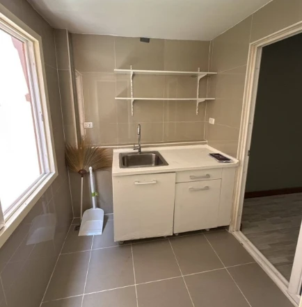 Happy Condo Ratchada 18 for rent. Empty, unfurnished unit. Book now! Don't miss out!