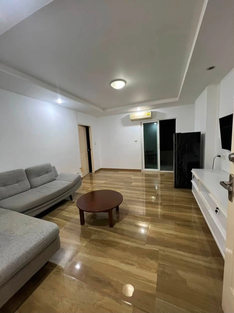 For rent, happy home condo Ratchada 18, new renovate room, wide room, fully furnished. You can't miss it. Book now.