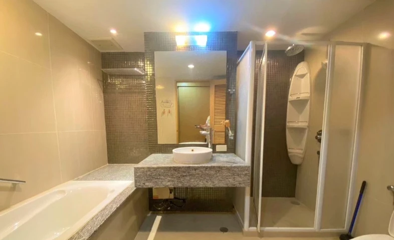 For rent: Harmony Living Phahonyothin 11, 8th floor. Nice, fully furnished unit. Book now!