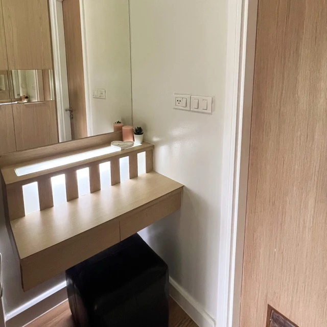 For rent: Haven Phaholyothin, 3rd floor, 39 sq.m. Spacious room with balcony and fully furnished with appliances. Book now!