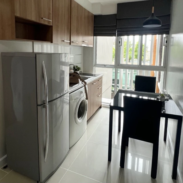 For rent: Haven Phaholyothin, 3rd floor, 39 sq.m. Spacious room with balcony and fully furnished with appliances. Book now!