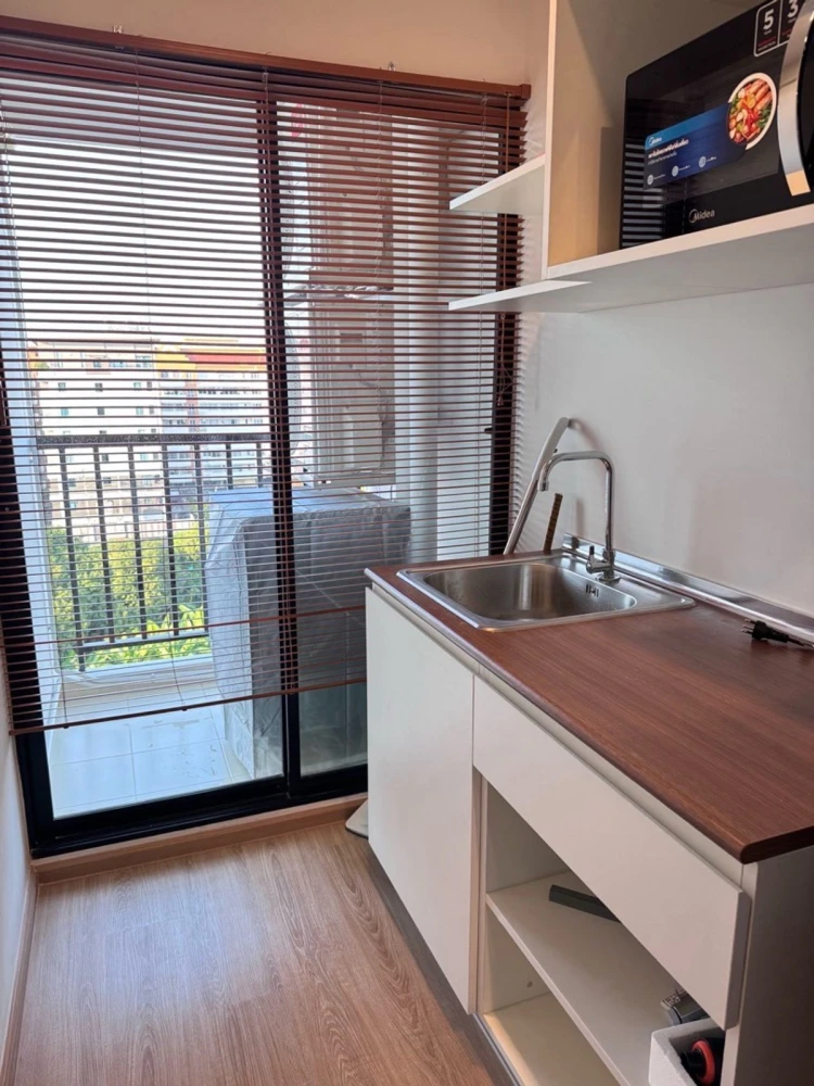 For rent: HI 48 SUTTHISAN CONDO, 8th floor. Nice, fully furnished unit. Book now! (Quickly!)