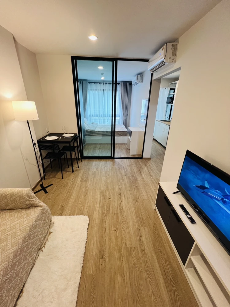 For rent: HI Chaengwattana 19, 2nd floor, partitioned room, fully furnished, ready to move in. If interested, hurry and reserve now. Urgent!