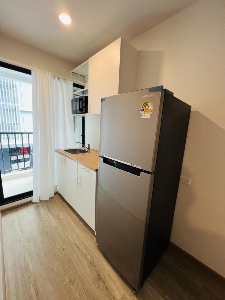 For rent: HI Chaengwattana 19, 2nd floor, partitioned room, fully furnished, ready to move in. If interested, hurry and reserve now. Urgent!