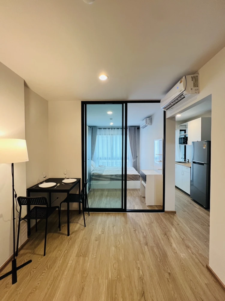For rent: HI Chaengwattana 19, 2nd floor, partitioned room, fully furnished, ready to move in. If interested, hurry and reserve now. Urgent!