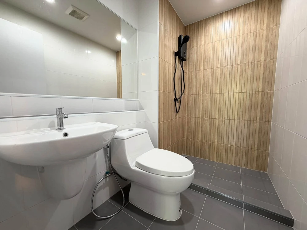 For Rent: Hi Changwattana – 19 ready-to-move-in units available. Fully equipped with amenities at a great price. Book now—don't miss out!