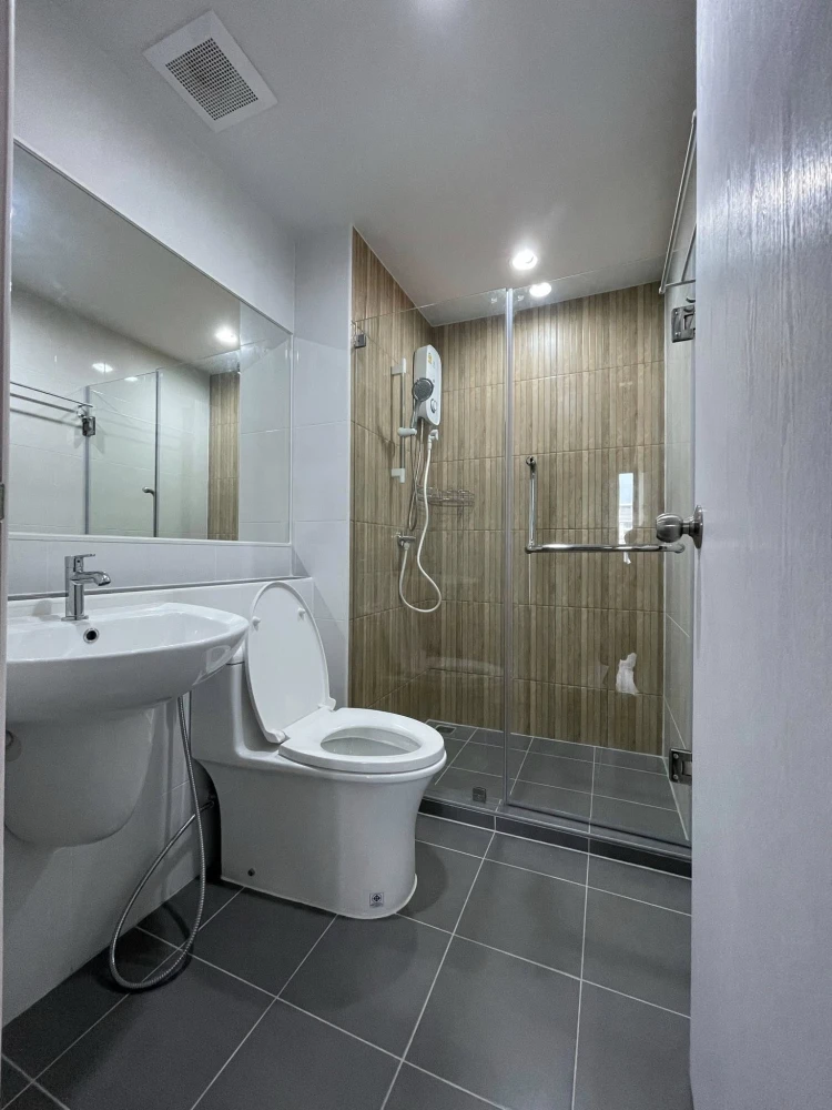 For rent: Hi Ladprao 130, 28.4 sq m, 5th floor, fully furnished.