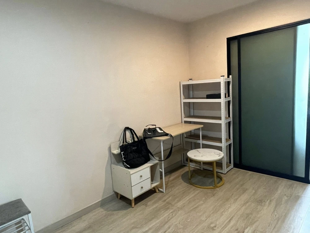 For rent: HI Ladprao 130, 3rd floor, fully furnished unit. Very livable. Book now! Don't miss out!