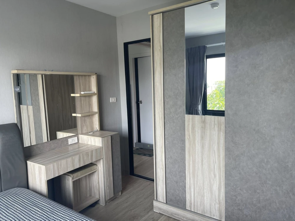 For rent: HI Ladprao 130, 3rd floor, fully furnished unit. Very livable. Book now! Don't miss out!