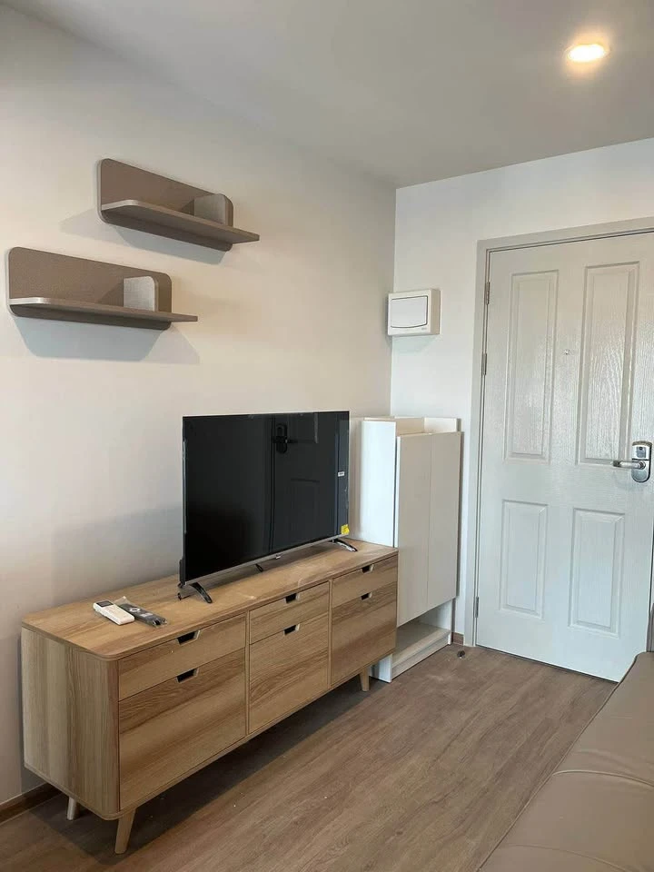 For rent: HI Rise Ratchayothin Station, ready to move in, fully furnished, come and reserve now.