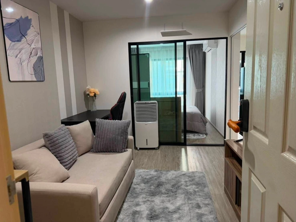 For rent: HI Seacon Station, 4th floor, pool view, fully furnished. Book now!
