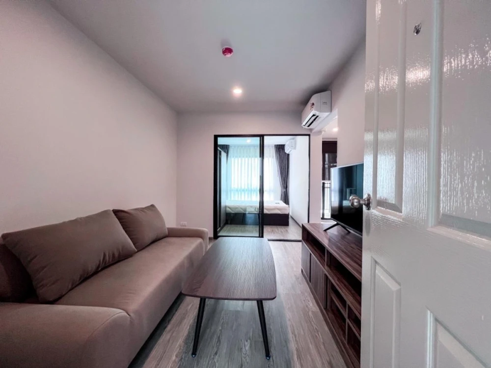 For rent: HI Seacon Station, 4th floor, nice room, fully furnished, reserve now, hurry!