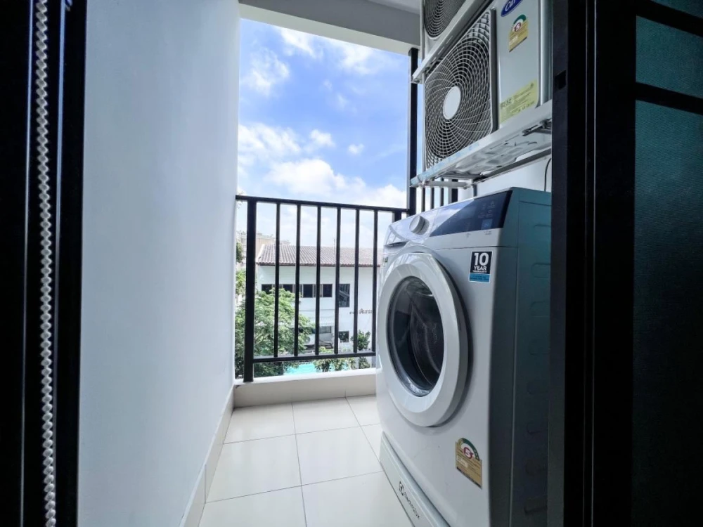 For rent: HI Seacon Station, 4th floor, nice room, fully furnished, reserve now, hurry!