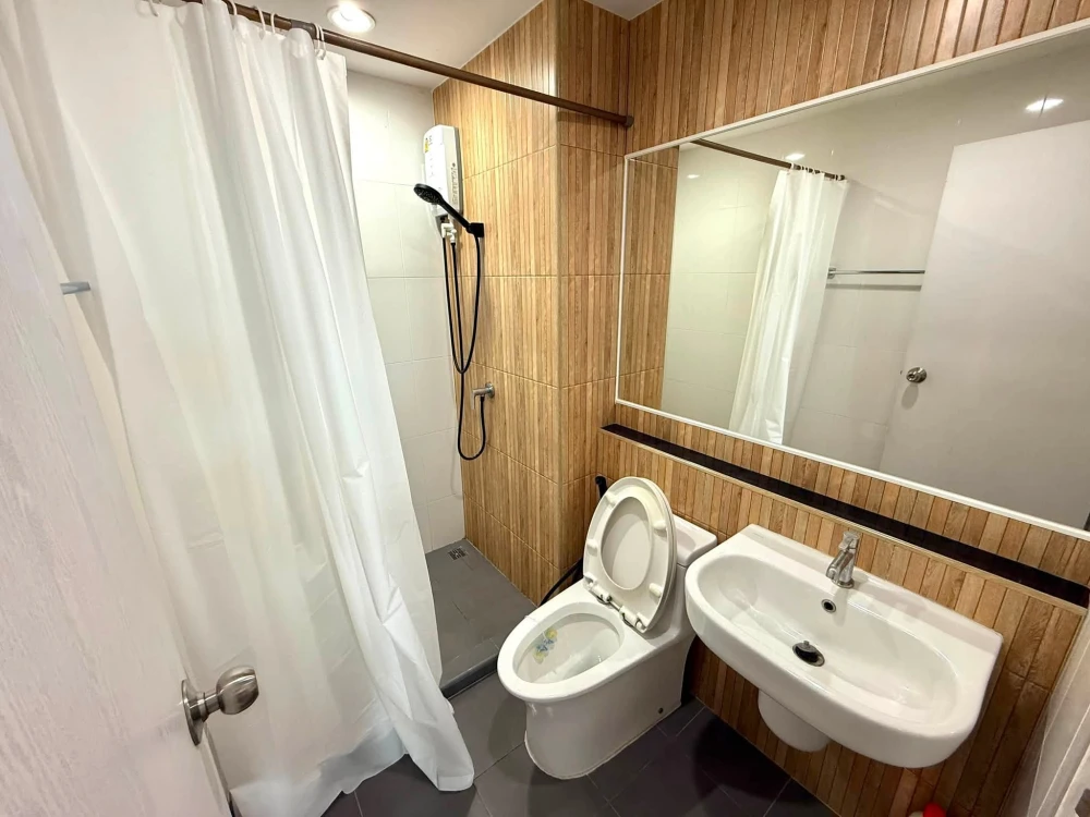 For rent: Hi Sukhumvit 93, 1 bedroom, 1 bathroom. Comes with a large, comfortable sofa. Great location. Book now!