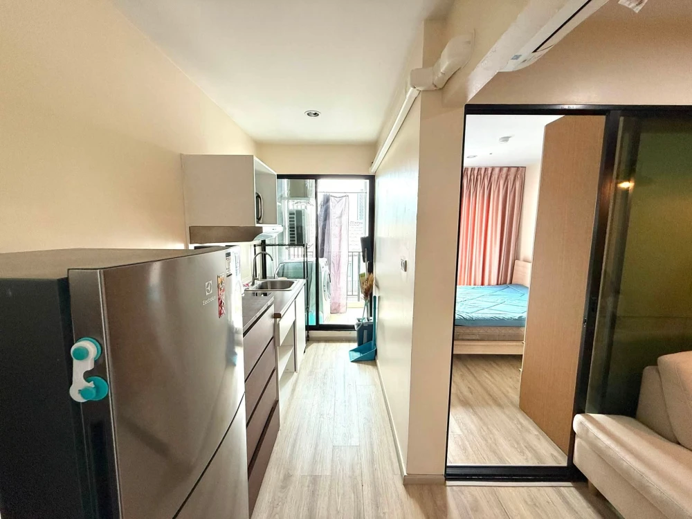 For rent: Hi Sukhumvit 93, 1 bedroom, 1 bathroom. Comes with a large, comfortable sofa. Great location. Book now!