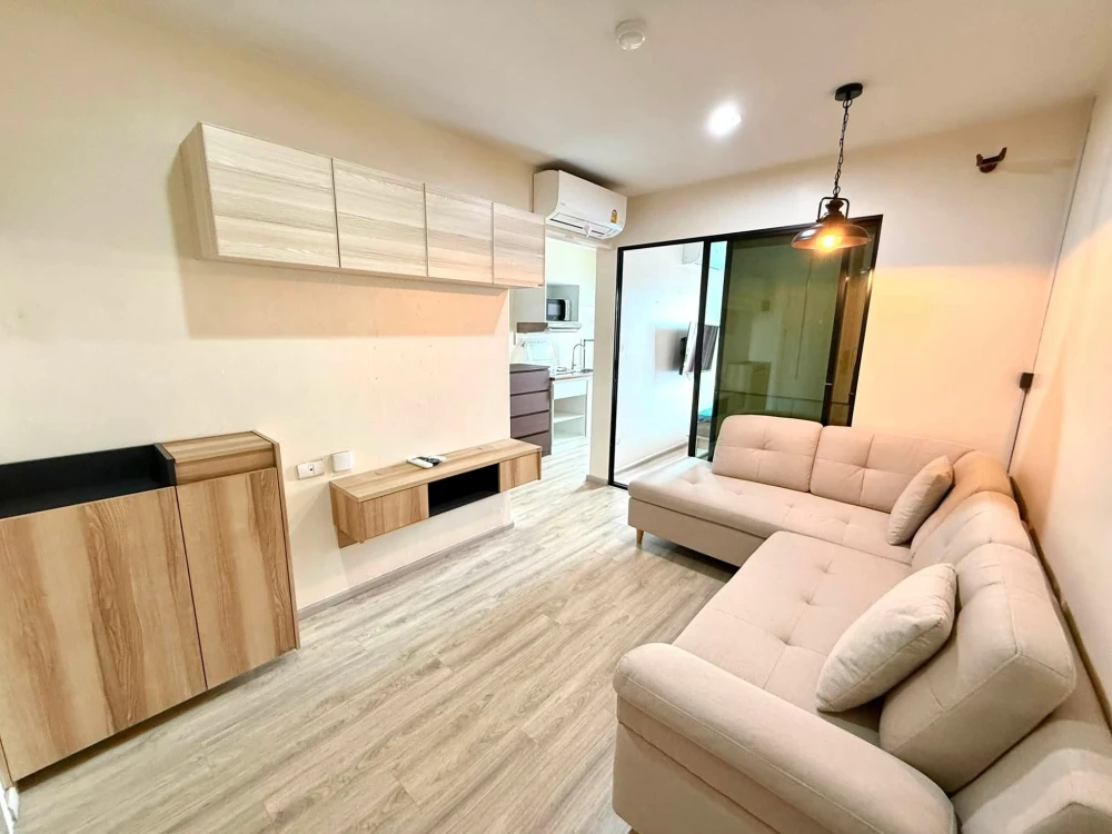 For rent: Hi Sukhumvit 93, 1 bedroom, 1 bathroom. Comes with a large, comfortable sofa. Great location. Book now!