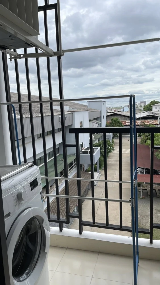 For rent: Hi Sutthisan, 5th floor. Nice, fully furnished unit. Book now!