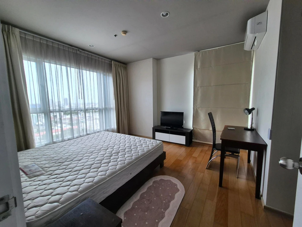 For rent: Hive at Sathorn, 18th floor, fully furnished. Book now!