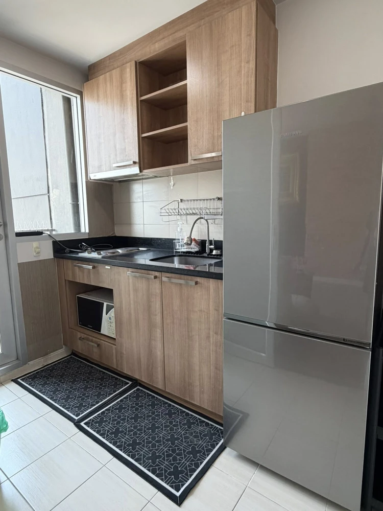 For rent: Hive Taksin, 2 bedrooms, spacious living area, high-quality built-in furniture. Don't miss out!