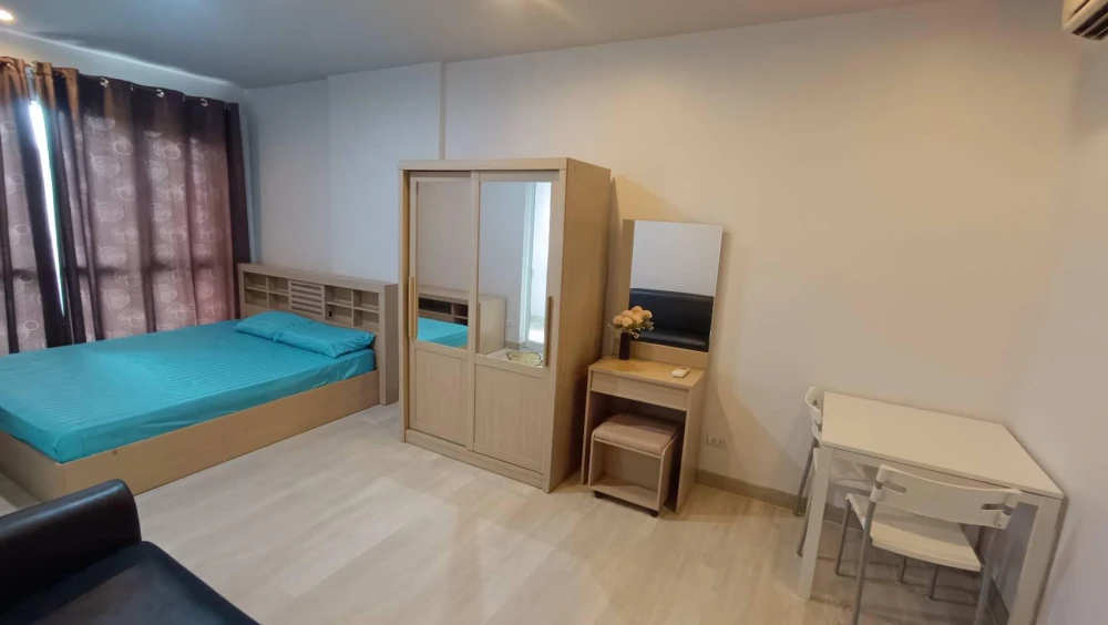 For rent: Hive Taksin, 12th floor, nice room, fully furnished, book now, don't wait.