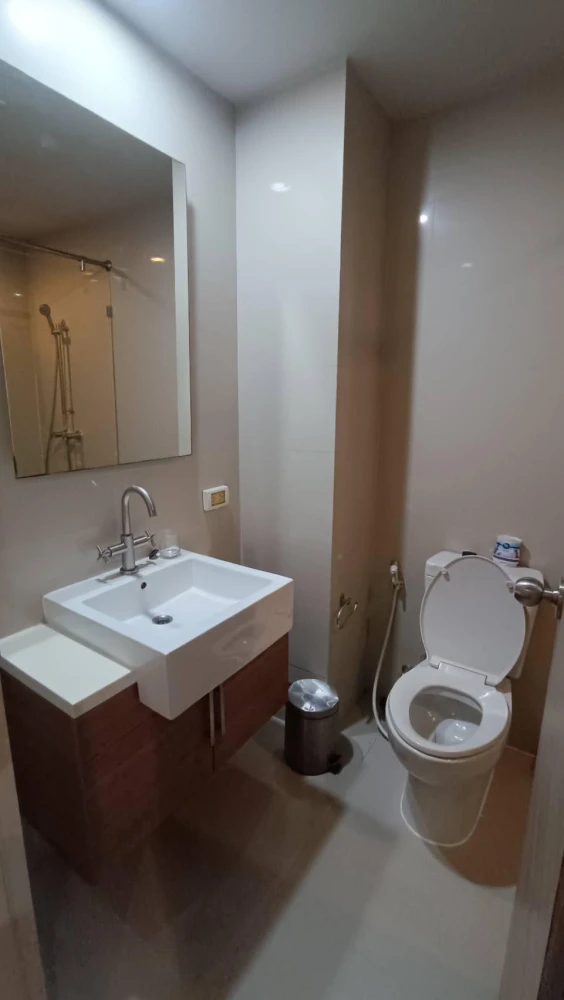 For rent: Hive Taksin, 12th floor, nice room, fully furnished, book now, don't wait.