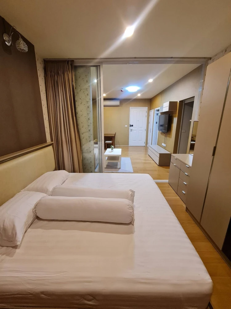 For rent: Hive Taksin, fully furnished room, very comfortable. Book now! Don't miss out!