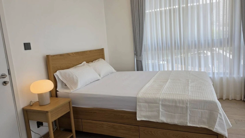 For rent: HOLME Ekkamai 22, 3rd floor, fully furnished unit, very livable. Book now!