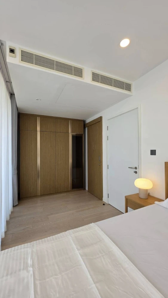 For rent: HOLME Ekkamai 22, 3rd floor, fully furnished unit, very livable. Book now!