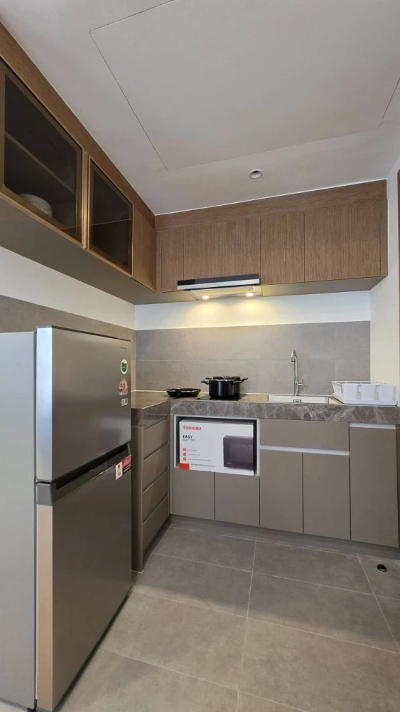 For rent: HOLME Ekkamai 22, 3rd floor, fully furnished unit, very livable. Book now!