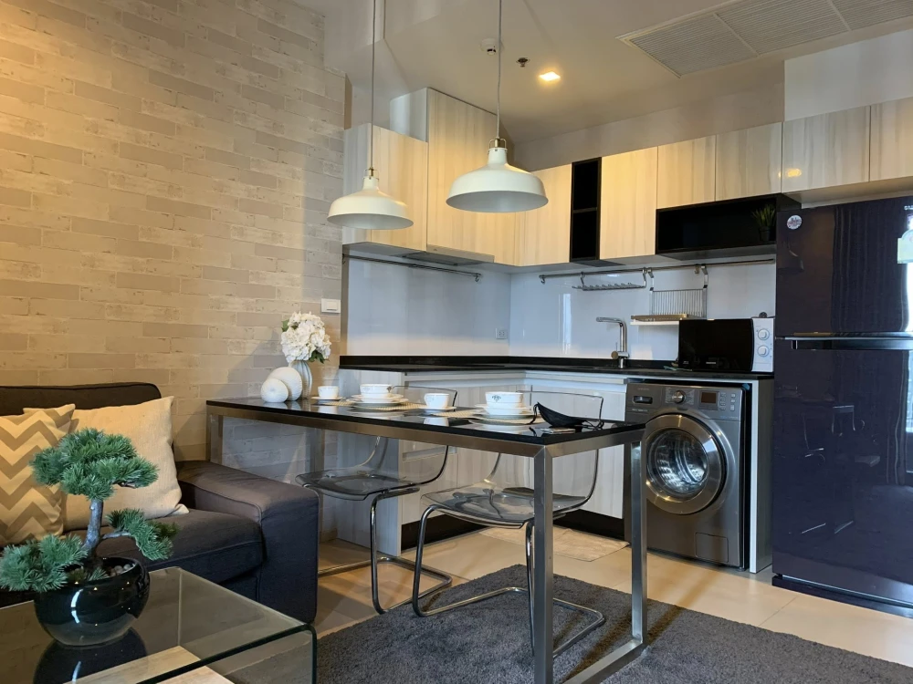 For rent: HQ Thonglor, 1 bedroom, 1 bathroom, fully furnished, just bring your bags and move in!