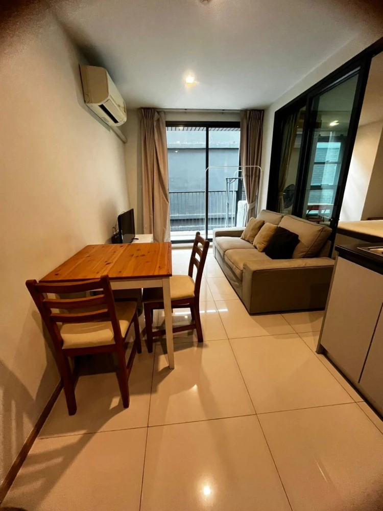 For rent: Hue Sukhumvit, a lovely fully furnished apartment. Book now! Limited availability.