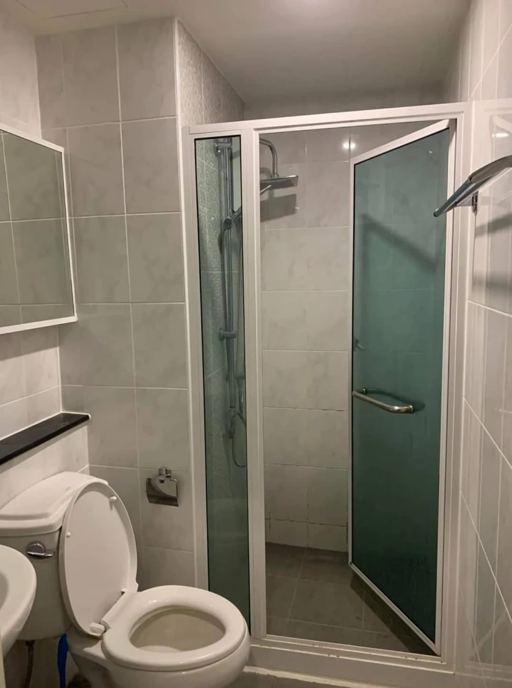 For rent: Humble Living @ fueangfu, complete with furniture and appliances, washing machine included. Don't miss it!