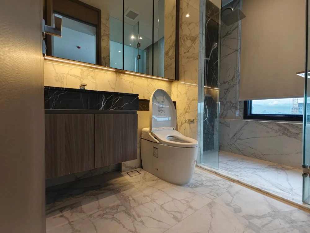 For rent: Hyde Heritage Thonglor, 33rd floor, high floor, great view, fully furnished. Book now!