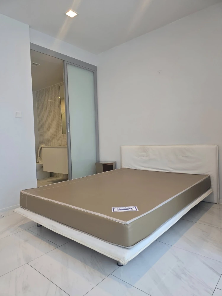 For rent: Hyde Sukhumvit 11, simply decorated but fully equipped. Just bring your belongings and move in.