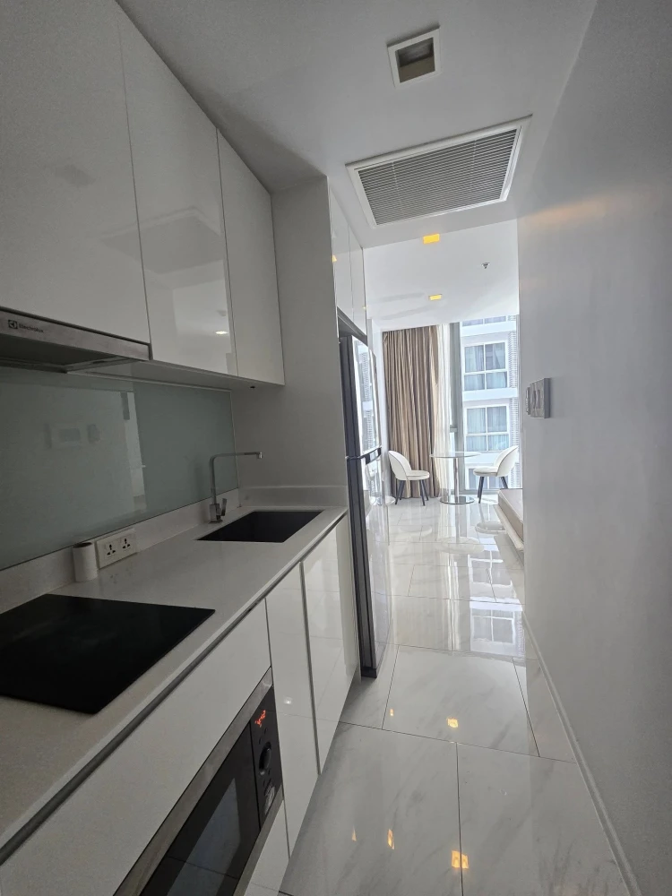 For rent: Hyde Sukhumvit 11, simply decorated but fully equipped. Just bring your belongings and move in.