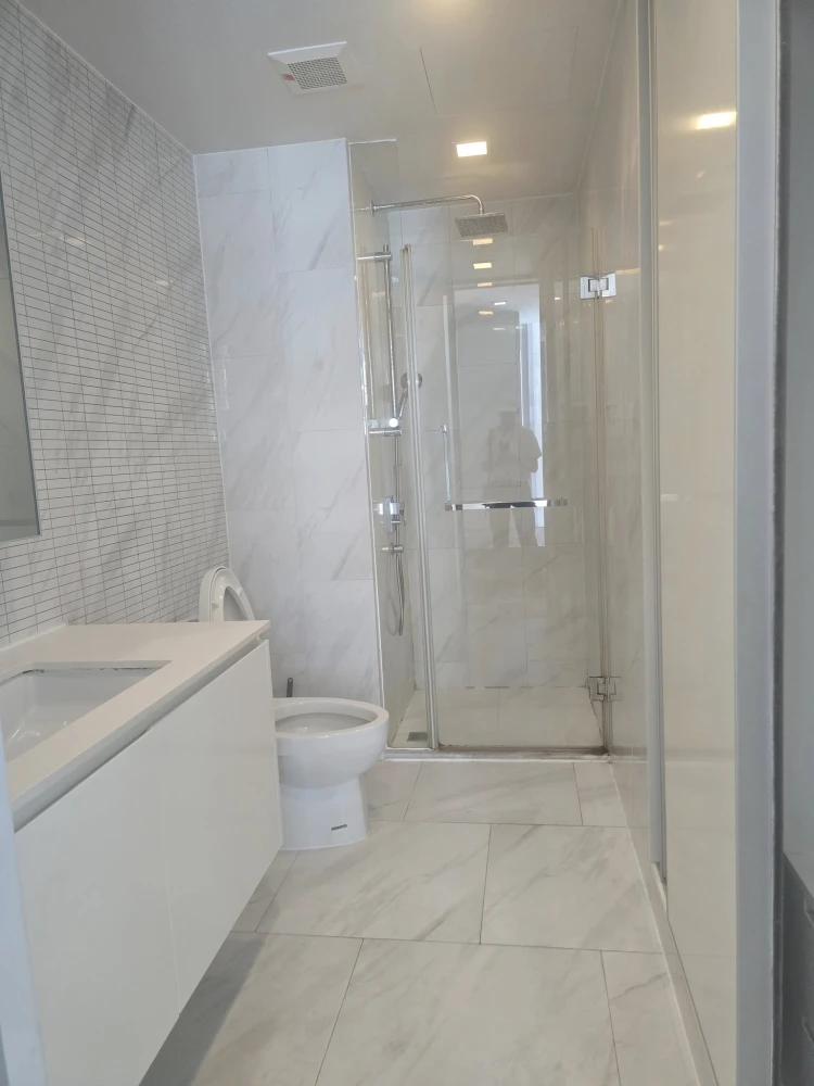 For rent: Hyde Sukhumvit 11, simply decorated but fully equipped. Just bring your belongings and move in.