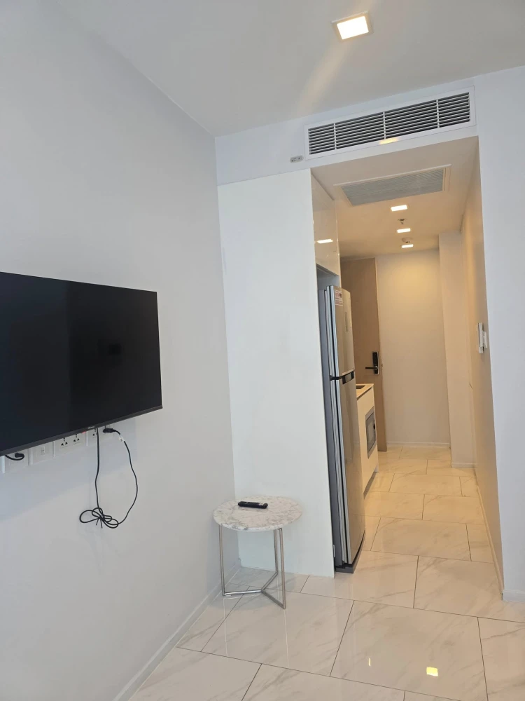 For rent: Hyde Sukhumvit 11, simply decorated but fully equipped. Just bring your belongings and move in.