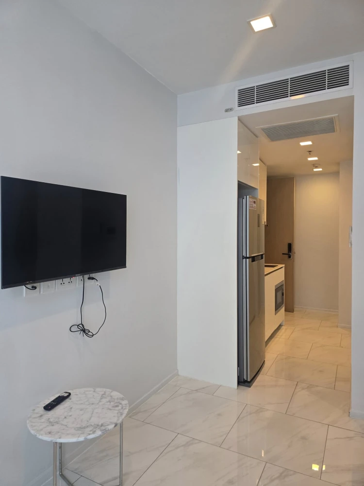 For rent: Hyde Sukhumvit 11, simply decorated but fully equipped. Just bring your belongings and move in.