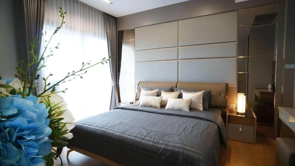 ให้เช่า Hyde Sukhumvit 13 ห้องกว้างขวาง ชั้นสูง วิวเมือง ห้องนอนบิวท์อิน ตกแต่งครบพร้อมอยู่