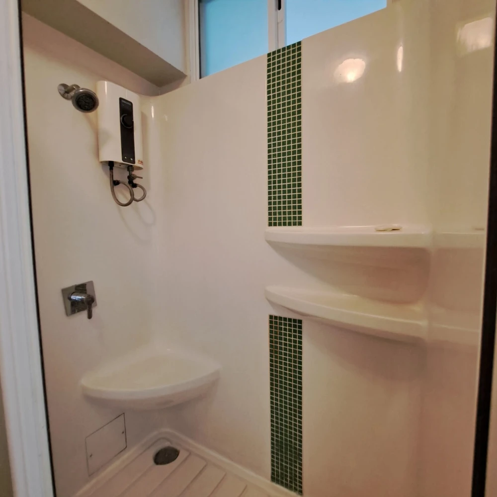 For rent: i-biza Condominium RCA, 5th floor, pool view, fully furnished, ready to move in. Reserve now, don't miss out!