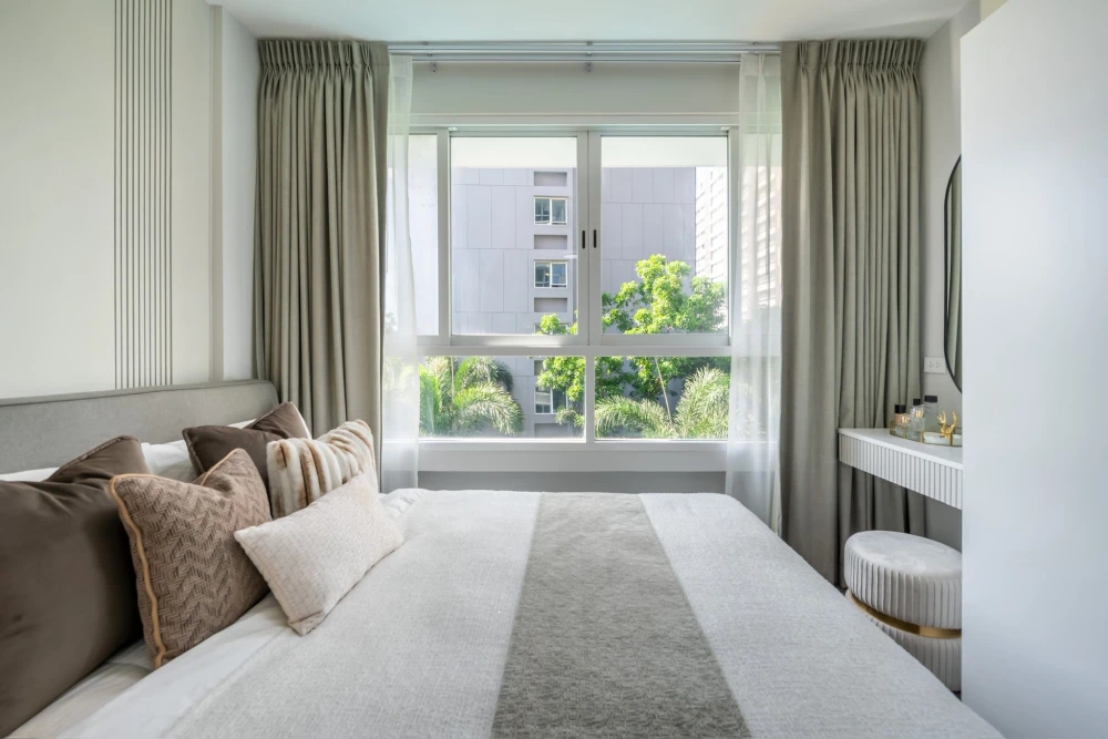 ให้เช่า I-BIZA condominium RCA ห้อง สไตล์ทันสมัย เฟอร์นิเจอร์พรีเมี่ยม ครัวปิด ห้องริม ไม่พลุกพล่าน หันทิศเหนือ ห้องไม่ร้อนตลอดวัน ห้ามพลาด
