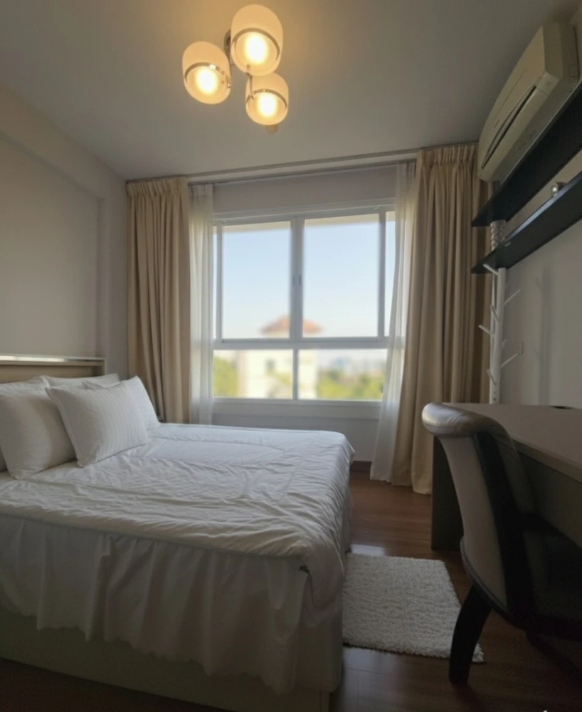 For rent: i-biza Condominium RCA. Spacious room with a comfortable, not-too-low ceiling – unlike typical condos. Book now!