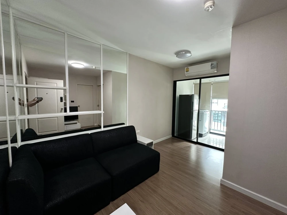 For rent I Condo Sukhumvit 105 1 bedroom 1 bathroom comes with washing machine at a great price. Hurry and book now.